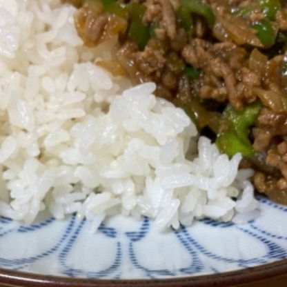 初めてのドライカレー！簡単！美味しかったです！にんじんがなくてピーマンでつくりました(＞人＜;)好評だったので何回も作る予定です！ありがとうございます！